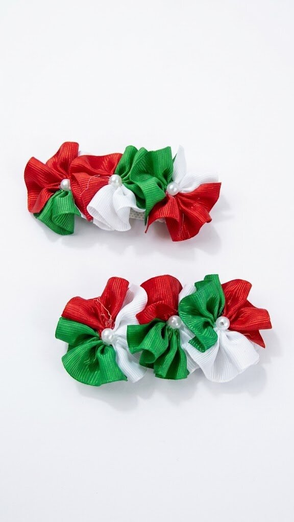 Broches Mediano Con Flores Patrias Con Perlas, 1 Par